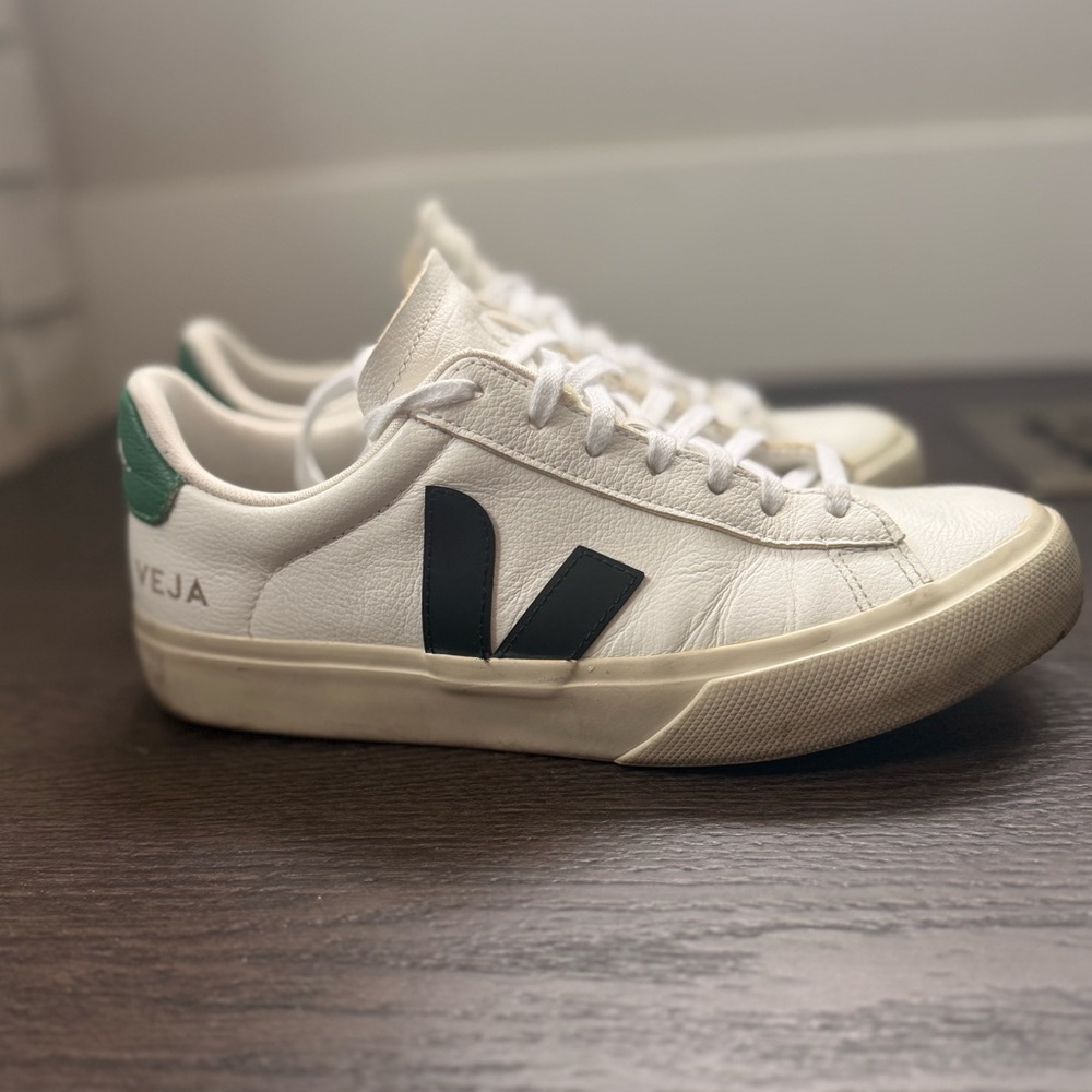 💚🖤 Veja White Leather Campo Sneakers with Black and Green Accents - Picture 2 of 11